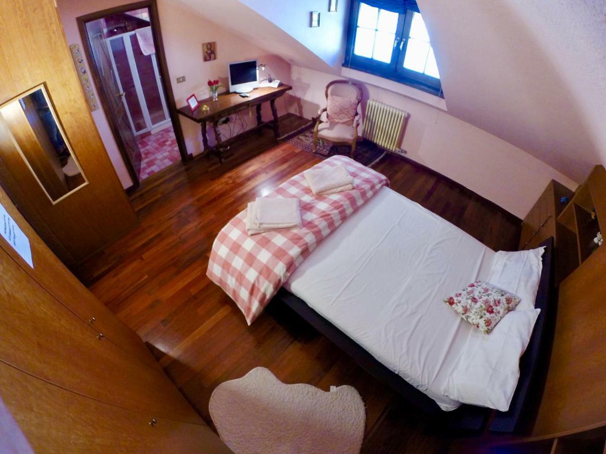 Bed & Breakfast Chez Berry Aosta Bagian luar foto